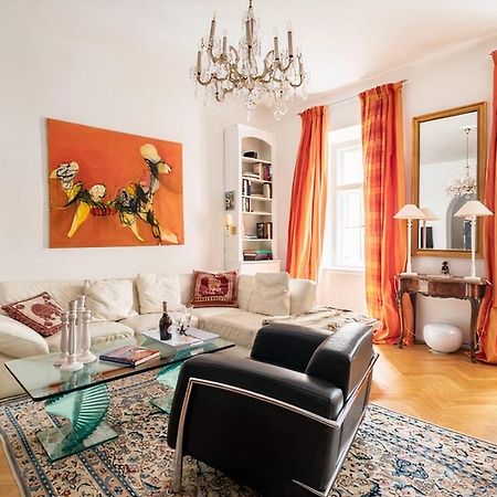 Appartamento Imperial Gem . Flamboyant Studio . Heart Of Vienna Esterno foto