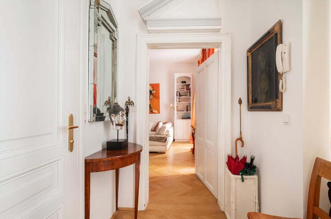 Appartamento Imperial Gem . Flamboyant Studio . Heart Of Vienna Esterno foto