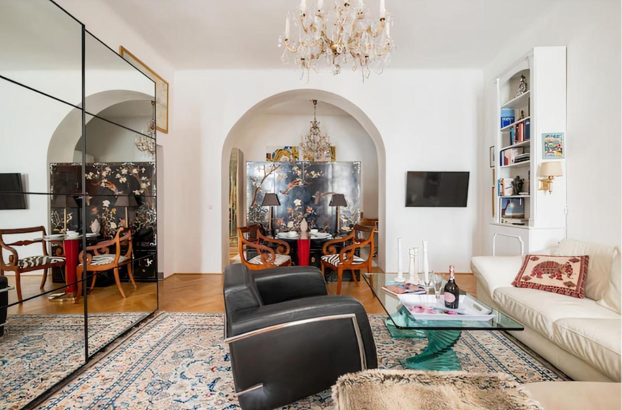 Appartamento Imperial Gem . Flamboyant Studio . Heart Of Vienna Esterno foto