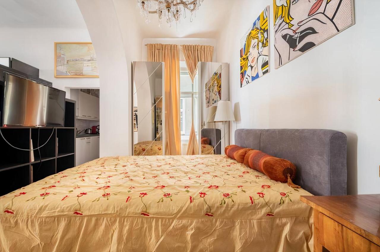 Appartamento Imperial Gem . Flamboyant Studio . Heart Of Vienna Esterno foto